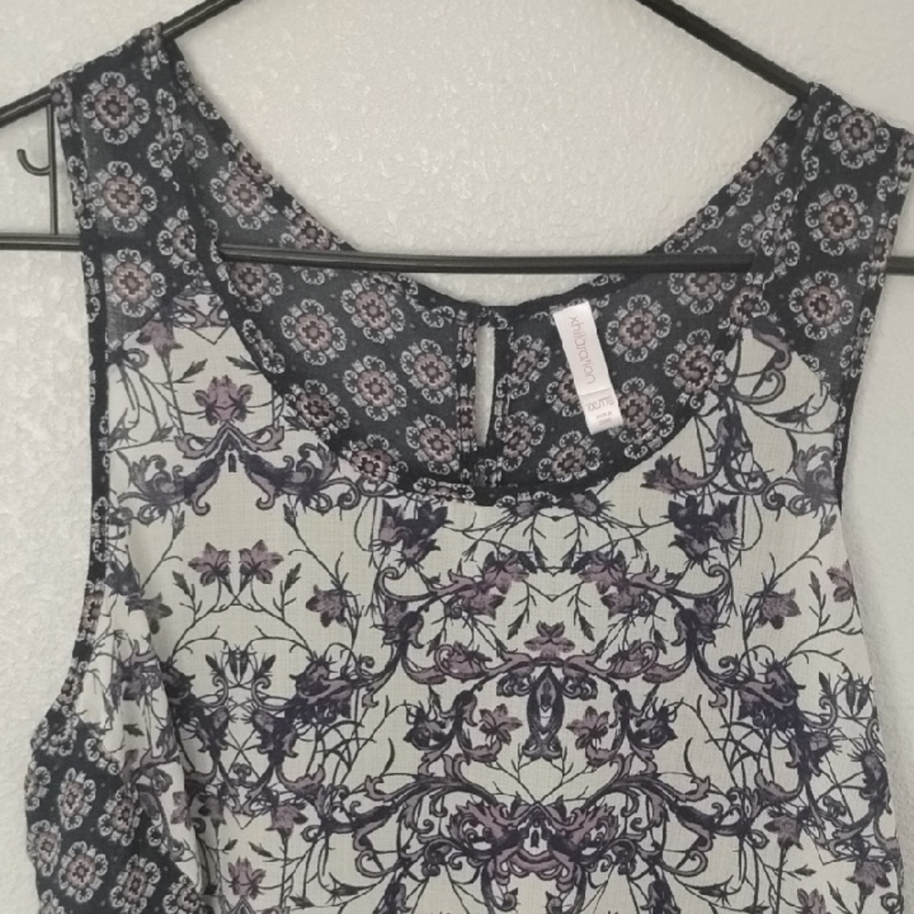 Xhilaration Black and White Patterned Blouse